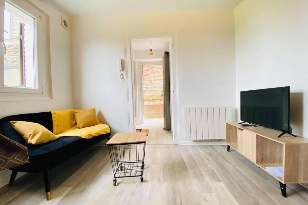 Appartement Cosy Avec Jardin Chaleureux Laon Kültér fotó
