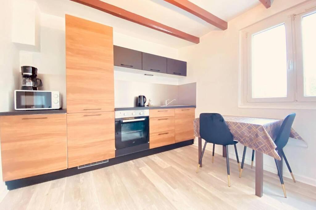 Appartement Cosy Avec Jardin Chaleureux Laon Kültér fotó